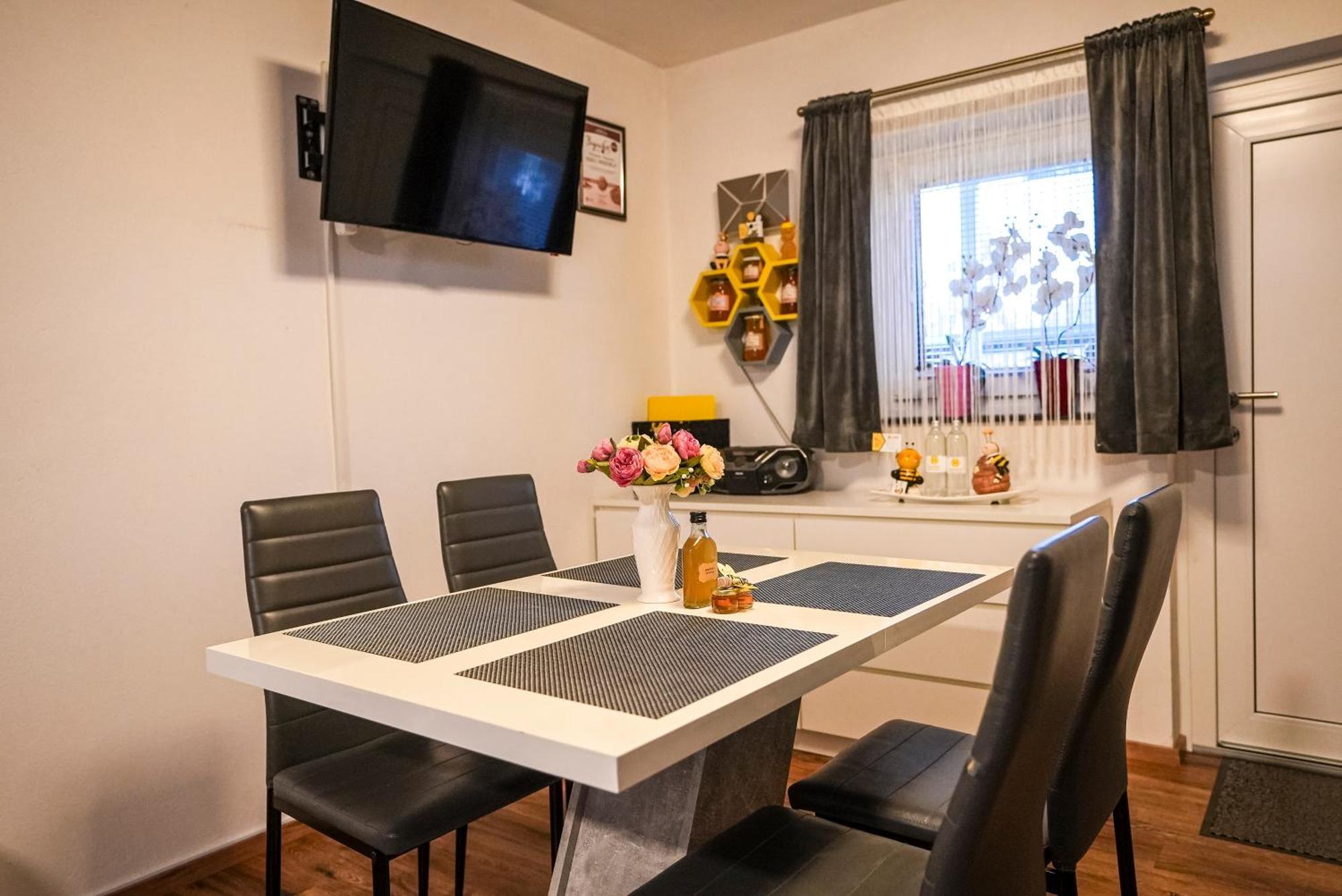 Honey Apartment Lendava Exterior photo